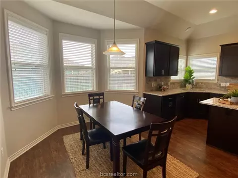 2909 Spector Dr, Bryan, TX 77803 photo 4