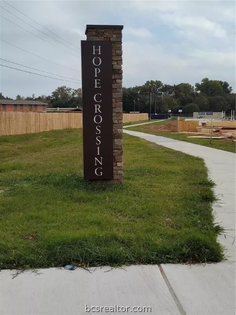 1423 Desire Ln, Bryan, TX 77803 photo 8
