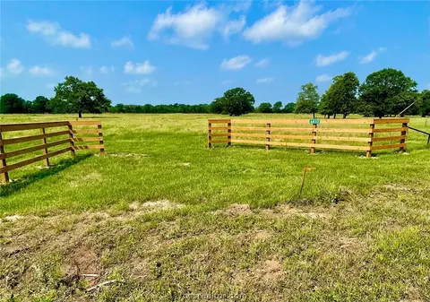 6833 Harbert Rd, Bryan, TX 77808 photo 5