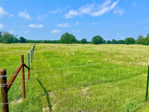 6833 Harbert Rd, Bryan, TX 77808 photo 3