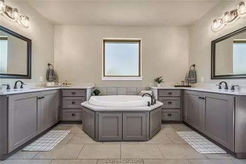 2911 Captain Ct, Bryan, TX 77808 photo 18