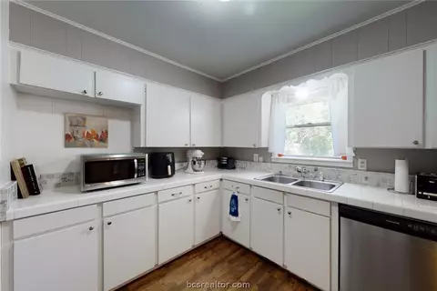 1106 Lamar Dr, Bryan, TX 77802 photo 9