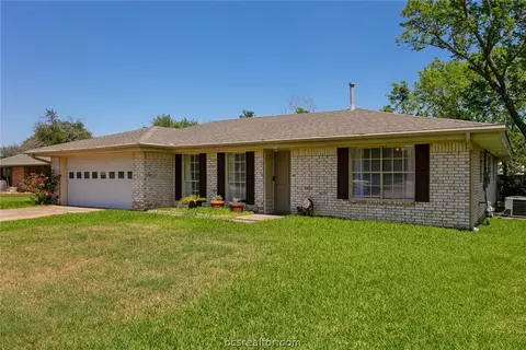 1106 Lamar Dr, Bryan, TX 77802 photo 2