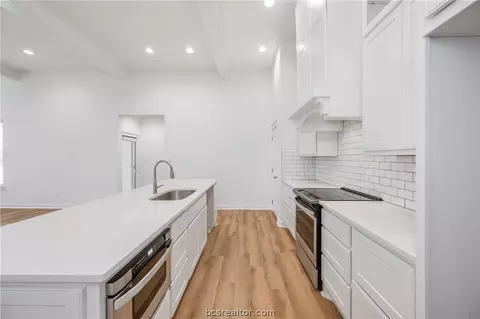 5050 Mooney Falls Dr, Bryan, TX 77802 photo 7