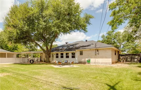 3901 Old Oaks Dr, Bryan, TX 77802 photo 33