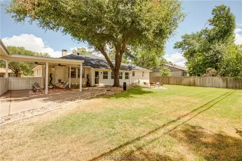 3901 Old Oaks Dr, Bryan, TX 77802 photo 32