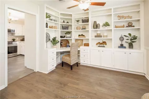 3901 Old Oaks Dr, Bryan, TX 77802 photo 8