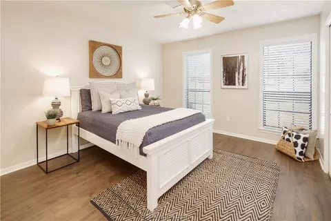3901 Old Oaks Dr, Bryan, TX 77802 photo 27