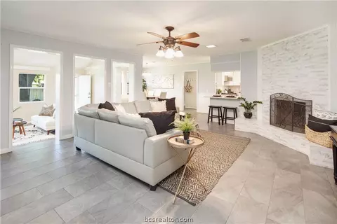 3901 Old Oaks Dr, Bryan, TX 77802 photo 14