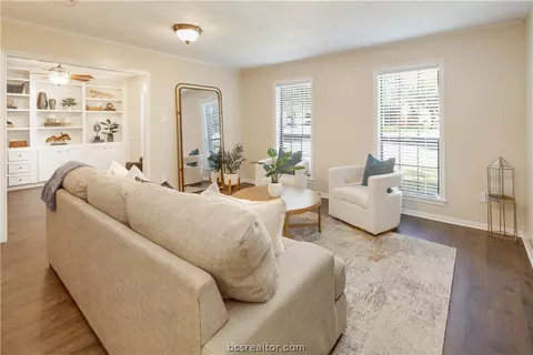 3901 Old Oaks Dr, Bryan, TX 77802 photo 6