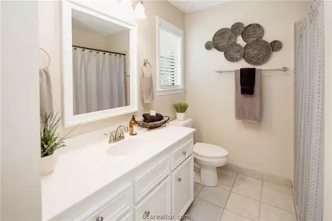 3901 Old Oaks Dr, Bryan, TX 77802 photo 22