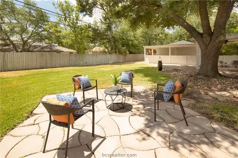 3901 Old Oaks Dr, Bryan, TX 77802 photo 31