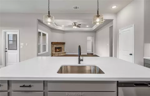 10398 Bourbon Ln, Bryan, TX 77808 photo 10