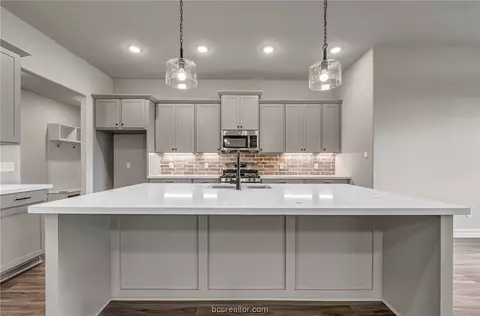 10398 Bourbon Ln, Bryan, TX 77808 photo 7