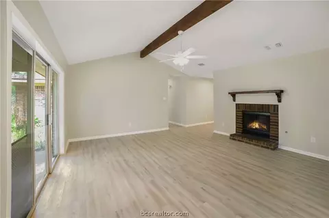 3504 Oakside Dr, Bryan, TX 77802 photo 3