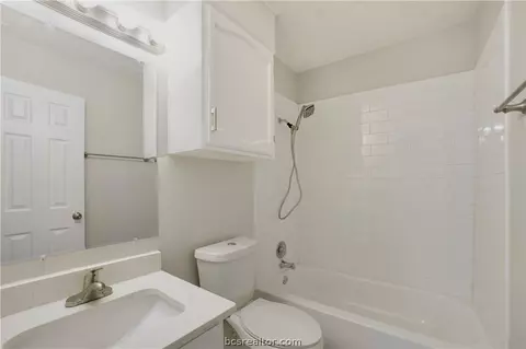 3504 Oakside Dr, Bryan, TX 77802 photo 9