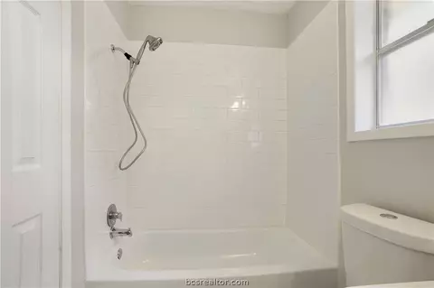 3504 Oakside Dr, Bryan, TX 77802 photo 5