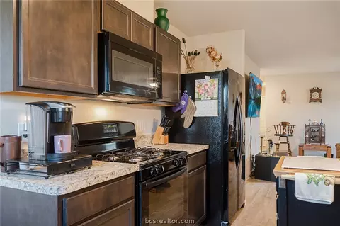 2110 8th St, Hempstead, TX 77445 photo 6