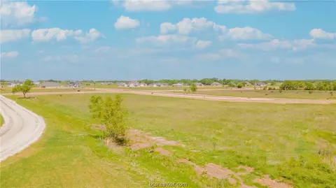 10323 Bourbon Ln, Bryan, TX 77808 photo 17