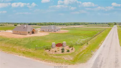 10323 Bourbon Ln, Bryan, TX 77808 photo 23
