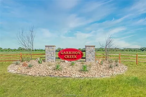 10323 Bourbon Ln, Bryan, TX 77808 photo 1