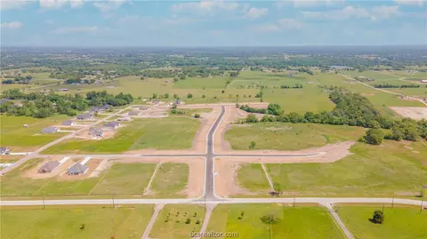 10323 Bourbon Ln, Bryan, TX 77808 photo 6