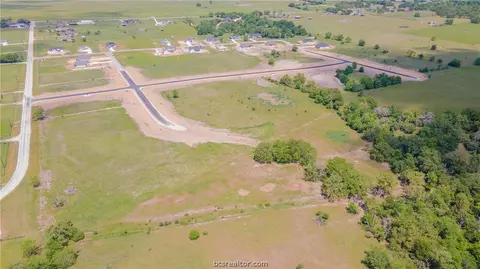10323 Bourbon Ln, Bryan, TX 77808 photo 7