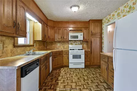 1802 Rose St, Bryan, TX 77802 photo 5