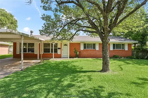 1802 Rose St, Bryan, TX 77802 photo 1