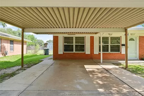 1802 Rose St, Bryan, TX 77802 photo 2