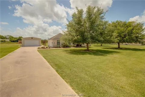 8754 Tejas Ranch Loop, Bryan, TX 77808 photo 3