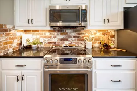 8754 Tejas Ranch Loop, Bryan, TX 77808 photo 11
