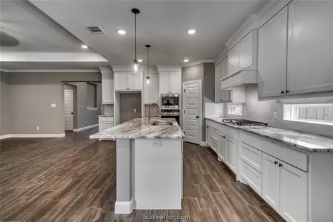 7900 Greensboro Pl, Bryan, TX 77808 photo 20