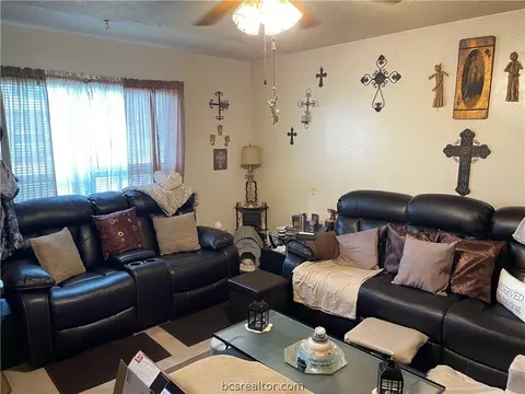 1923 Pine Tree Dr, Bryan, TX 77802 photo 3