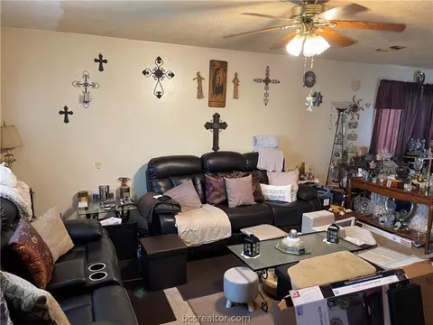 1923 Pine Tree Dr, Bryan, TX 77802 photo 2