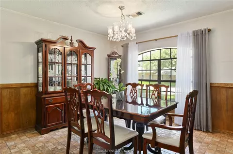 2602 Arbor Dr, Bryan, TX 77802 photo 3