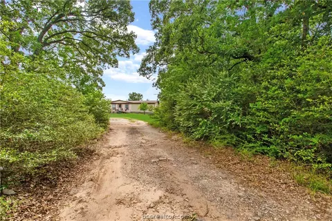 5977 Lynette Cir, Bryan, TX 77807 photo 8