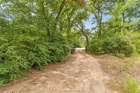 5977 Lynette Cir, Bryan, TX 77807 photo 5