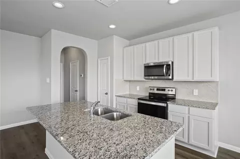 5776 Cerrillos Dr, Bryan, TX 77807 photo 11