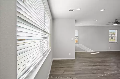 5776 Cerrillos Dr, Bryan, TX 77807 photo 8