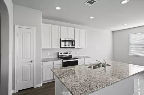 5776 Cerrillos Dr, Bryan, TX 77807 photo 10