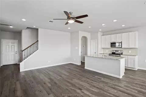 5776 Cerrillos Dr, Bryan, TX 77807 photo 6
