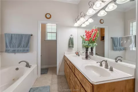 202 Rustic Oaks Dr, Bryan, TX 77808 photo 26