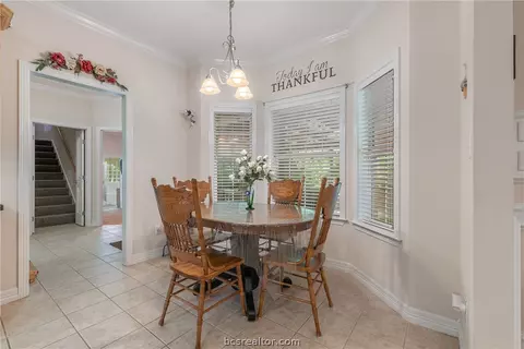 202 Rustic Oaks Dr, Bryan, TX 77808 photo 12