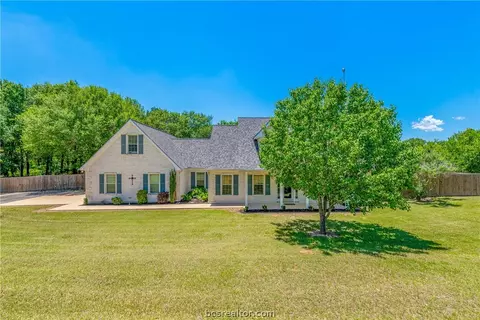 202 Rustic Oaks Dr, Bryan, TX 77808 photo 1