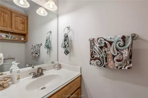 202 Rustic Oaks Dr, Bryan, TX 77808 photo 17