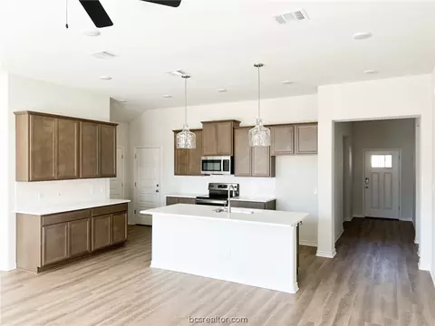3188 Brady Ct, Bryan, TX 77808 photo 3