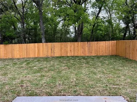 2415 Lightfoot Ln, Bryan, TX 77803 photo 10