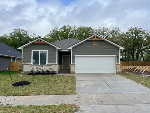 2415 Lightfoot Ln, Bryan, TX 77803 photo 1
