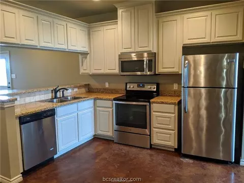 4311 Mancuso Rd, Bryan, TX 77808 photo 12